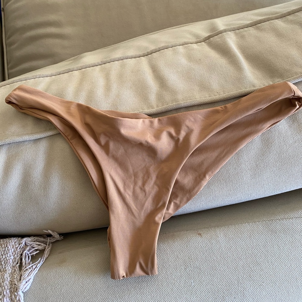 White fox bikini bottoms never worn only tried on